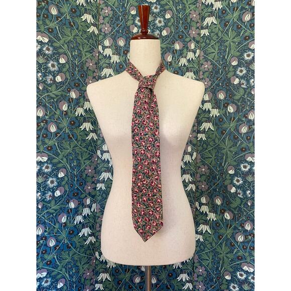 Vintage cotton necktie with roses by Etienne Aigner - Picture 2 of 4